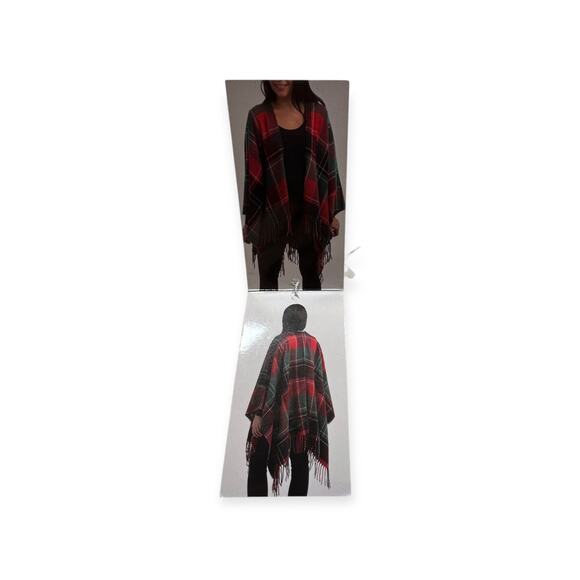 Simply Noelle Acrylic Poncho Wrap Red Green Color New (One Size Fits All) - Picture 7 of 8